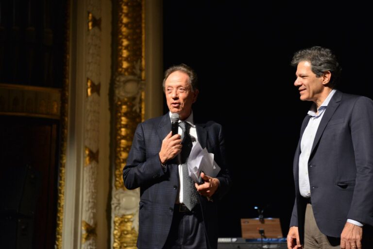 Ministro da Fazenda Fernando Haddad durante o encerramento do X Congresso Internacional de Direito do Seguro